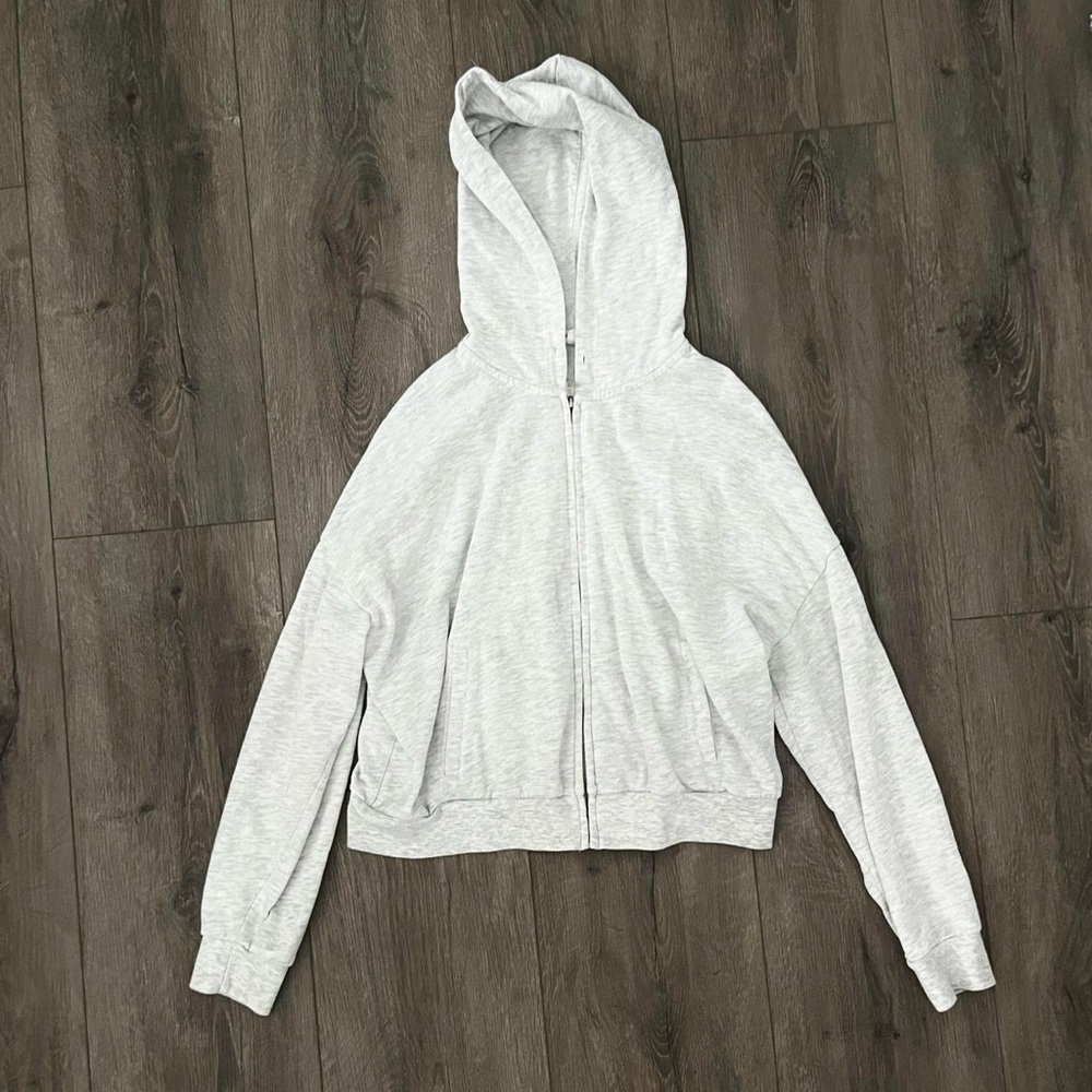 garage cropped hoodie🤍